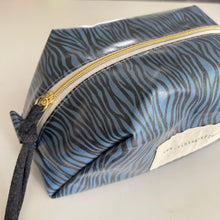 Load image into Gallery viewer, Necessaire grande DEEP BLUE