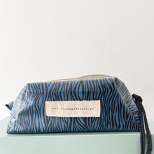 Load image into Gallery viewer, Necessaire grande DEEP BLUE
