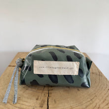 Load image into Gallery viewer, necessaire pequeno HORTELÃ