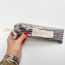 Load image into Gallery viewer, Bolsa para talheres  ZEBRA TAUPE