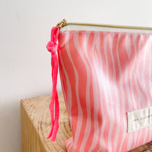 Load image into Gallery viewer, Bolsa plastificada XL ROSA PASTILHA