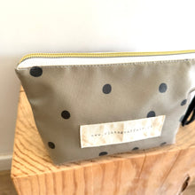 Load image into Gallery viewer, Bolsa pequena plastificada MATCHA