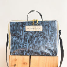 Load image into Gallery viewer, Lancheira BOX DEEP BLUE