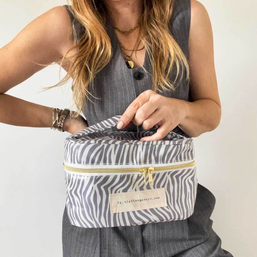 Necessaire térmico ZEBRA CINZA