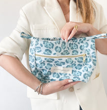 Load image into Gallery viewer, Mala interior LEO AZUL