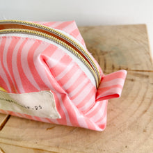 Load image into Gallery viewer, Necessaire pequeno ROSA PASTILHA