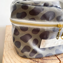 Load image into Gallery viewer, Necessaire térmico OLIVE
