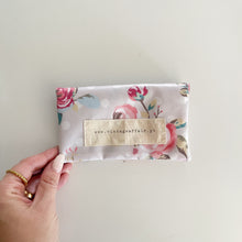 Load image into Gallery viewer, Carteira de mola FLORAL