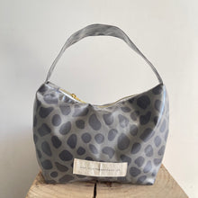 Load image into Gallery viewer, Mini carteira OLIVE