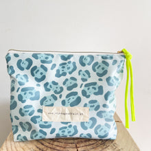 Load image into Gallery viewer, Bolsa plastificada XL LEO AZUL