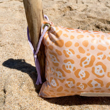 Load image into Gallery viewer, Almofada de praia LÉO AMARELO