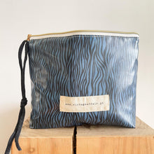 Load image into Gallery viewer, bolsa térmica DEEP BLUE