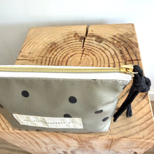 Load image into Gallery viewer, Bolsa pequena plastificada MATCHA