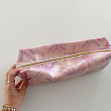 Load image into Gallery viewer, Bolsa para acessórios cabelo PINK PALMS