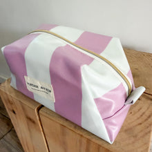 Load image into Gallery viewer, Necessaire grande SUMMER MENTA