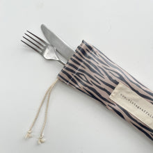 Load image into Gallery viewer, Bolsa para talheres  ZEBRA TAUPE