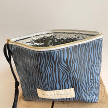 Load image into Gallery viewer, bolsa térmica DEEP BLUE