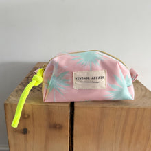 Load image into Gallery viewer, necessaire pequeno MINT PALMS