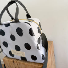 Load image into Gallery viewer, Lancheira M POLKA DOTS