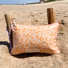 Load image into Gallery viewer, Almofada de praia LÉO AMARELO