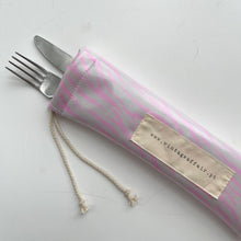 Load image into Gallery viewer, Bolsa para talhares ZEBRA ROSA NEON