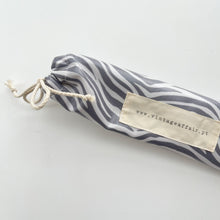 Load image into Gallery viewer, Bolsa para talheres ZEBRA CINZA