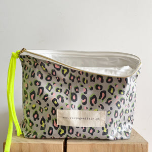 Bolsa plastificada XL ANIMAL PRINT CAQUI