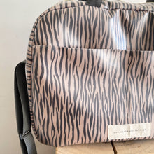 Load image into Gallery viewer, Mala computador ZEBRA TAUPE