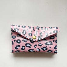 Load image into Gallery viewer, Carteira de mola ANIMAL PRINT ROSA