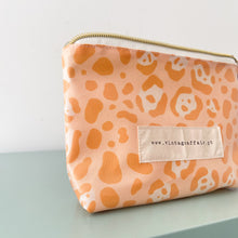 Load image into Gallery viewer, Bolsa média plastificada LEO AMARELO
