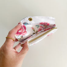 Load image into Gallery viewer, Carteira de mola FLORAL