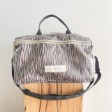 Load image into Gallery viewer, Saco de desporto ZEBRA TAUPE