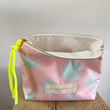 Load image into Gallery viewer, bolsa plastificada XL MINT PALMS