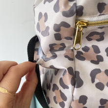 Load image into Gallery viewer, Saco de desporto LEOPARDO CLARO
