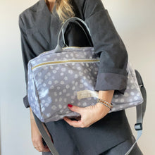 Load image into Gallery viewer, saco de desporto DOTS CINZA