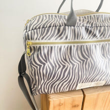 Load image into Gallery viewer, saco de desporto ZEBRA CINZA