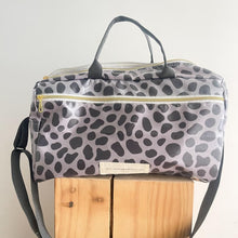 Load image into Gallery viewer, saco de desporto CINZA &amp; PRETO
