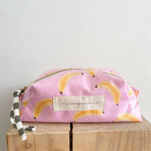 Load image into Gallery viewer, necessaire grande BANANAS