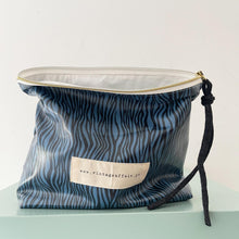 Load image into Gallery viewer, bolsa plastificada XL DEEP BLUE