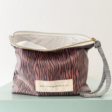 Load image into Gallery viewer, bolsa plastificada XL CHERRY