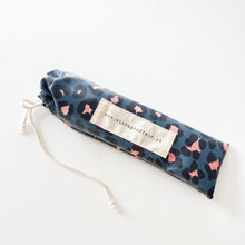 Load image into Gallery viewer, Bolsa para talheres ANIMAL PRINT AZUL