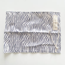 Load image into Gallery viewer, Individual de mesa ZEBRA CINZA