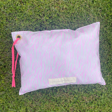 Load image into Gallery viewer, Almofada de Praia ZEBRA ROSA NEON