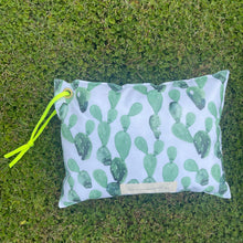Load image into Gallery viewer, Almofada de Praia CACTOS VERDES