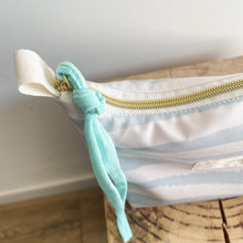 Load image into Gallery viewer, Necessaire ou estojo XL RISCAS MENTA