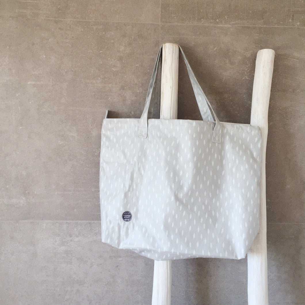 Feathers tote
