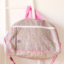 Load image into Gallery viewer, flowers Weekend bag