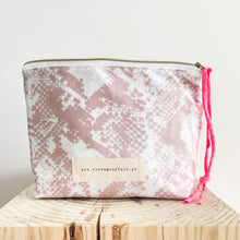 Load image into Gallery viewer, Bolsa térmica SNAKE PRINT