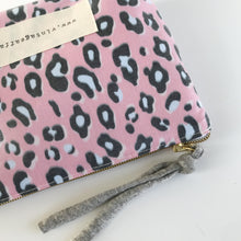 Load image into Gallery viewer, Bolsa grande ANIMAL PRINT ROSA
