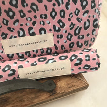 Load image into Gallery viewer, Individual de mesa com bolso ANIMAL PRINT ROSA